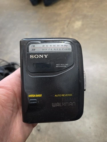 Vintage Sony Casette Walkman WM-FX303 FM/AM