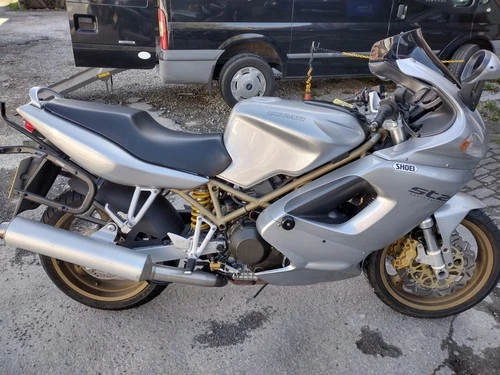 DUCATI ST2 1997  RUNNING, RIDING PROJECT - SPARES OR REPAIRS,  READ AD CAREFULLY - Picture 1 of 21