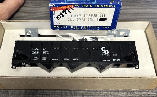 Roundhouse HO Kit 3 Bay Tolva Kit C&O Extremo Ovalado #108871 Nuevo en Caja | Zustand: New