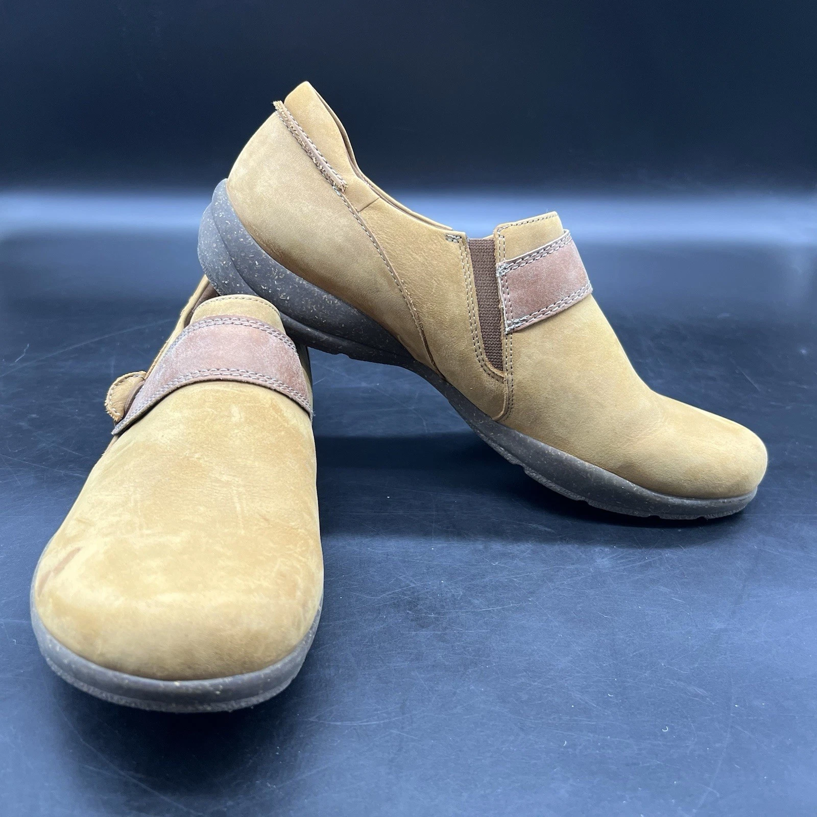 Scarpe mocassino Clarks da donna taglia 12 M Roseville a pois in pelle marrone chiaro