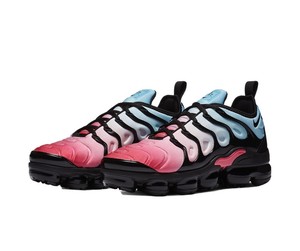 vapormax plus women's black and red