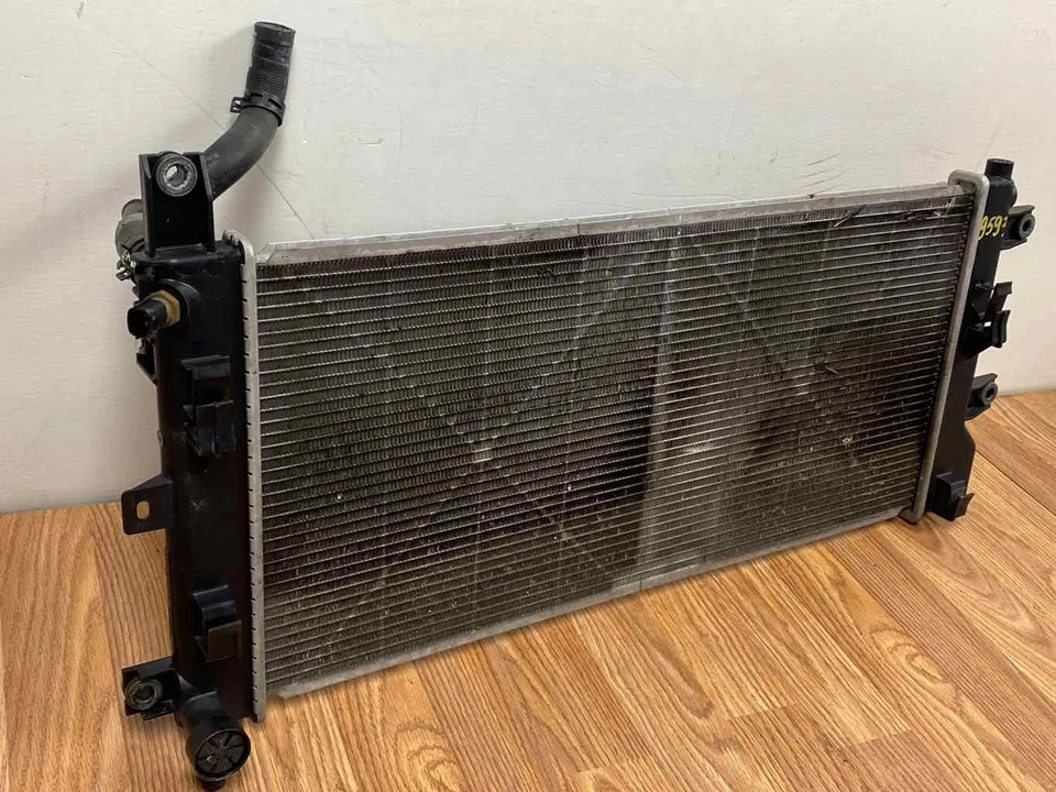 散热器组件 214103nf0a OE 二手 适合 NISSAN LEAF 2013 - 2017 — 第 3/4 张图片