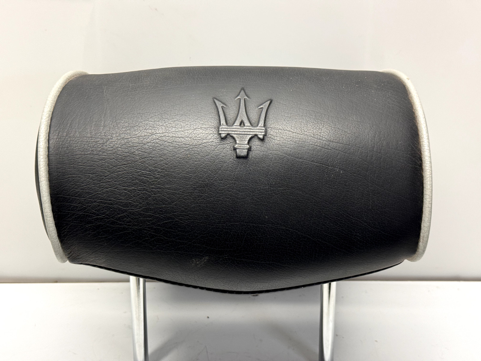 09-13 Maserati Quattroporte Rear Left Or Right Seat Headrest Head Rest Oem BLACK