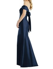 Alfred Sung Off Shoulder Floor Length Mermaid/Sheath/Trumpet Gown with Bow 