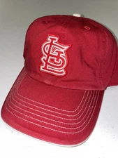 Twins Enterprise: St. Louis Cardinals Fitted Red Cap (M/Medium)