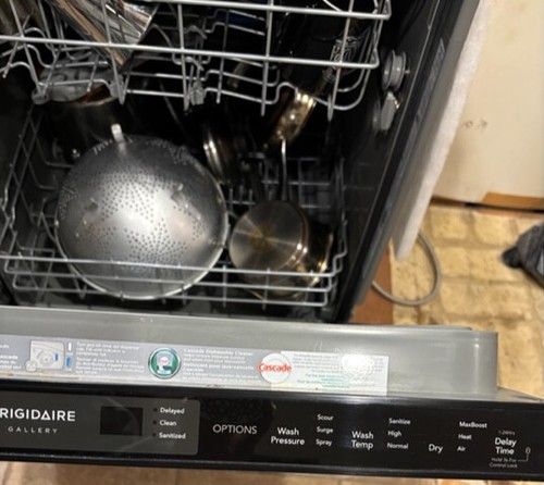 Frigidaire Gallery Top Control 24-in Built-In Dishwasher FGIP2468UF LOCAL P/U - Picture 6 of 10