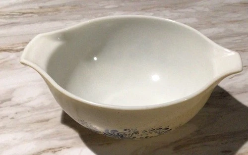Vintage Pyrex 443 Homestead Cinderella Handles Bowl 2.5 Quarts