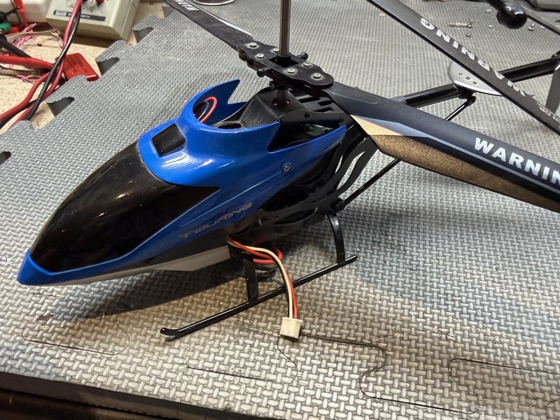 Walmart Clone of E-Flite Blade S32 Lightning RC Radio Control Helicopter No CX2
