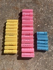 Vintage Plastic Snap On Hair Rollers Set Travel Pouch Lot of 28 Pink Blue Yellow
