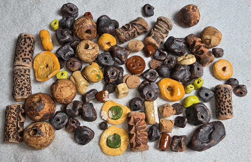 Lote De Hermosas Cuentas De Cerámica Macramé Esmaltadas Hechas A Mano Años 60 70 De Colección Foto 2 de 3