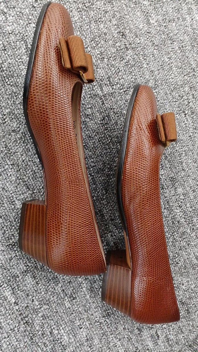 Salvatore Ferragamo Pumps Shoes Heel Brown Gold Round Toe Salvatore Ferragamo Pumps Shoes Heel Brown Gold Round Toe