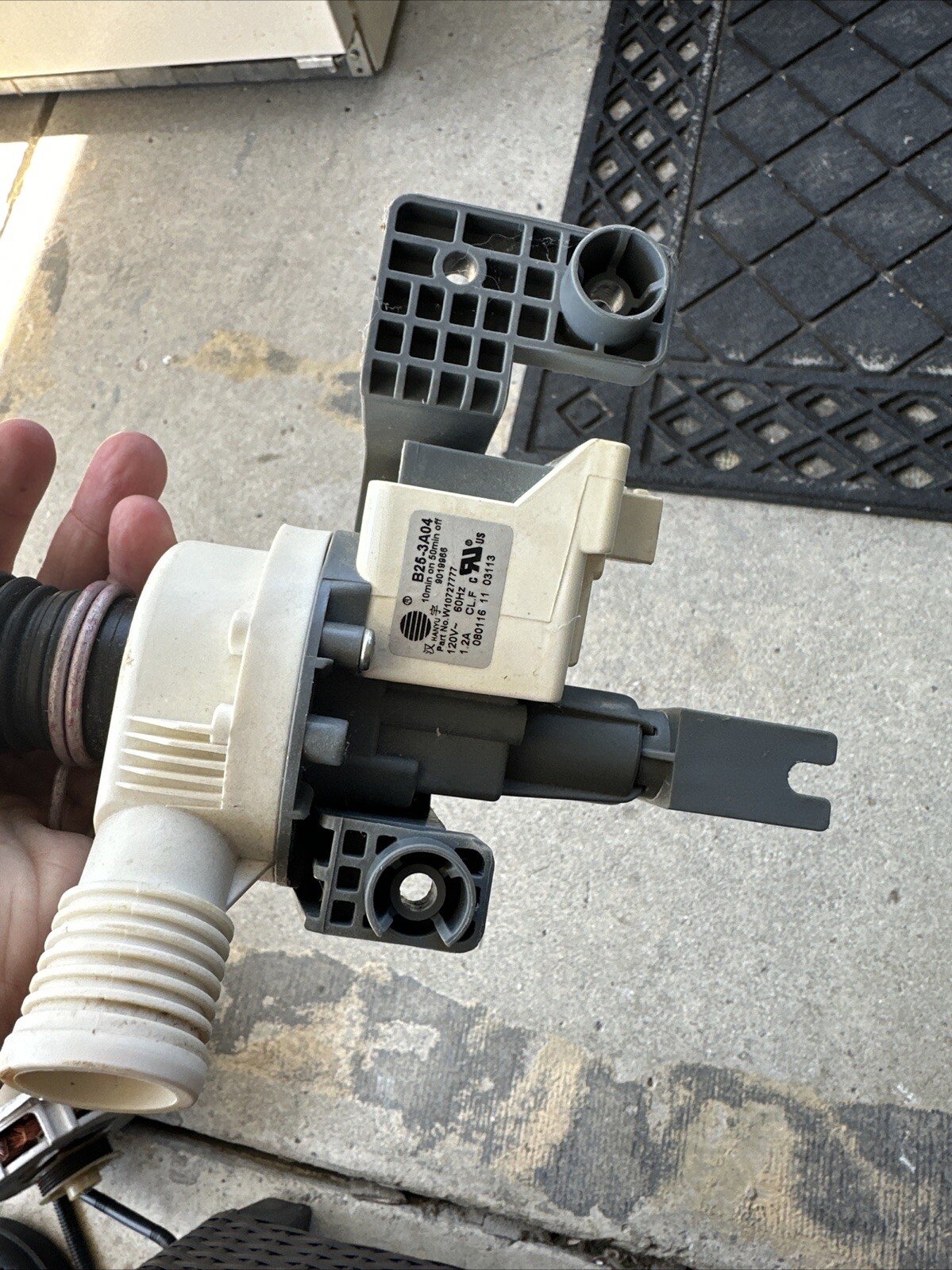 Whirlpool W10727777 Washing Machine Replacement Drain Pump-image