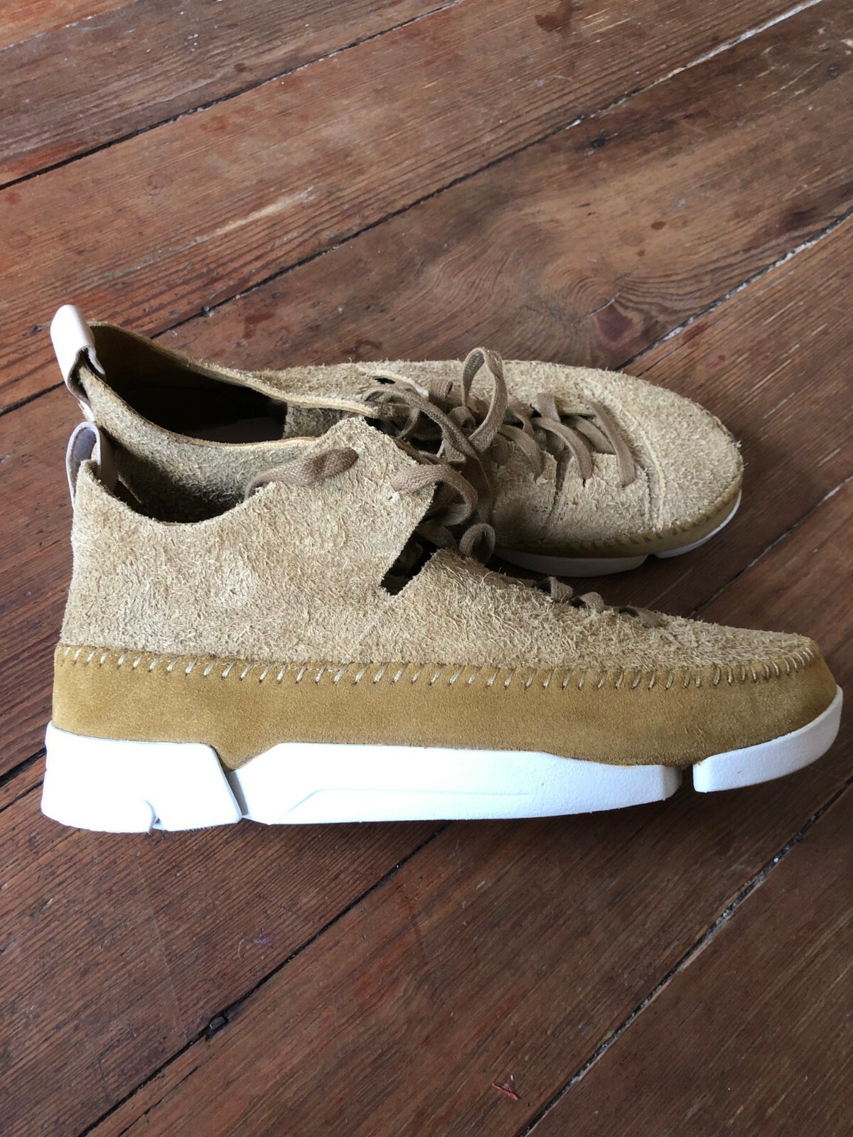 clarks trigenic flex oak suede