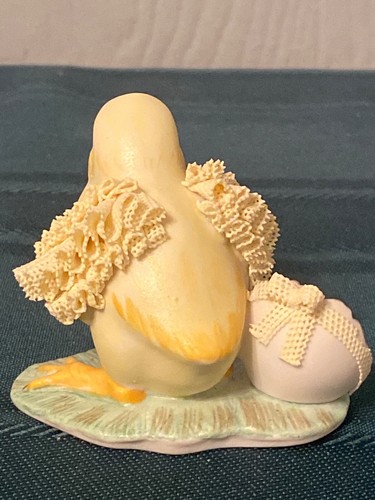 Irish Dresden Vtg Muller-Volkstedt Hand Crafted Lace Porcelain Chick & Eggshell - Bild 3 von 5