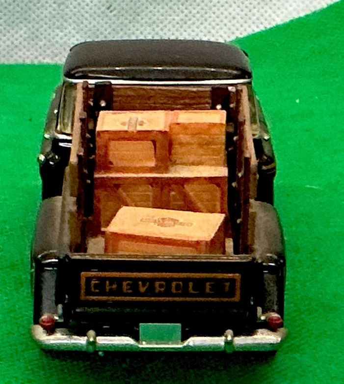 Vintage Matchbox 1955 Chevrolet 3100 Harley-Davidson Pickup #YIS01 Pickup 1:43 - Image 4 of 4