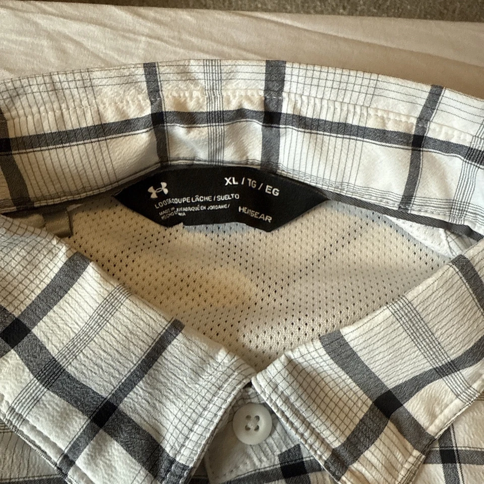 Camisa social masculina manga longa listrada cinza branca com botões XL sob armadura - Imagem 2 de 4