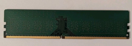 Micron 8GB DDR4 SDRAM UDIMM Memory Module (MTA8ATF1G64AZ-2G3B1) - Picture 3 of 4