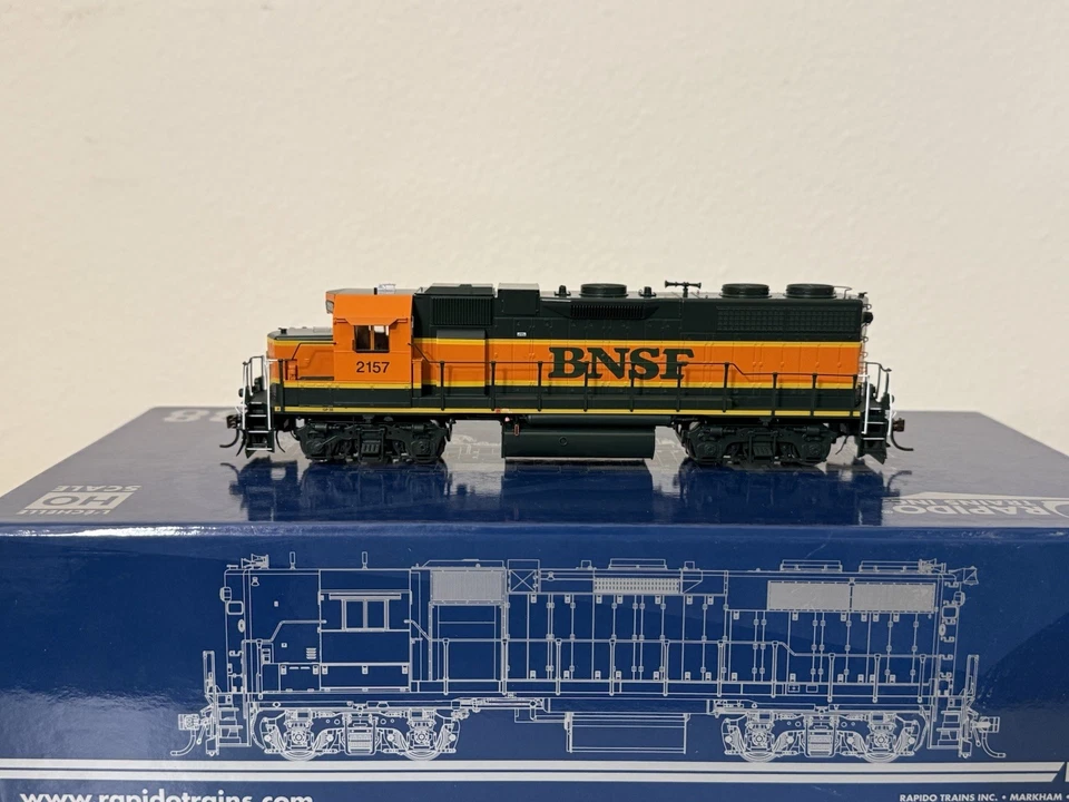 Rapido Trains BNSF 2157 EMD GP38 DCC & Sound HO Scale ESU Heritage 1 38533 - Image 2 of 4