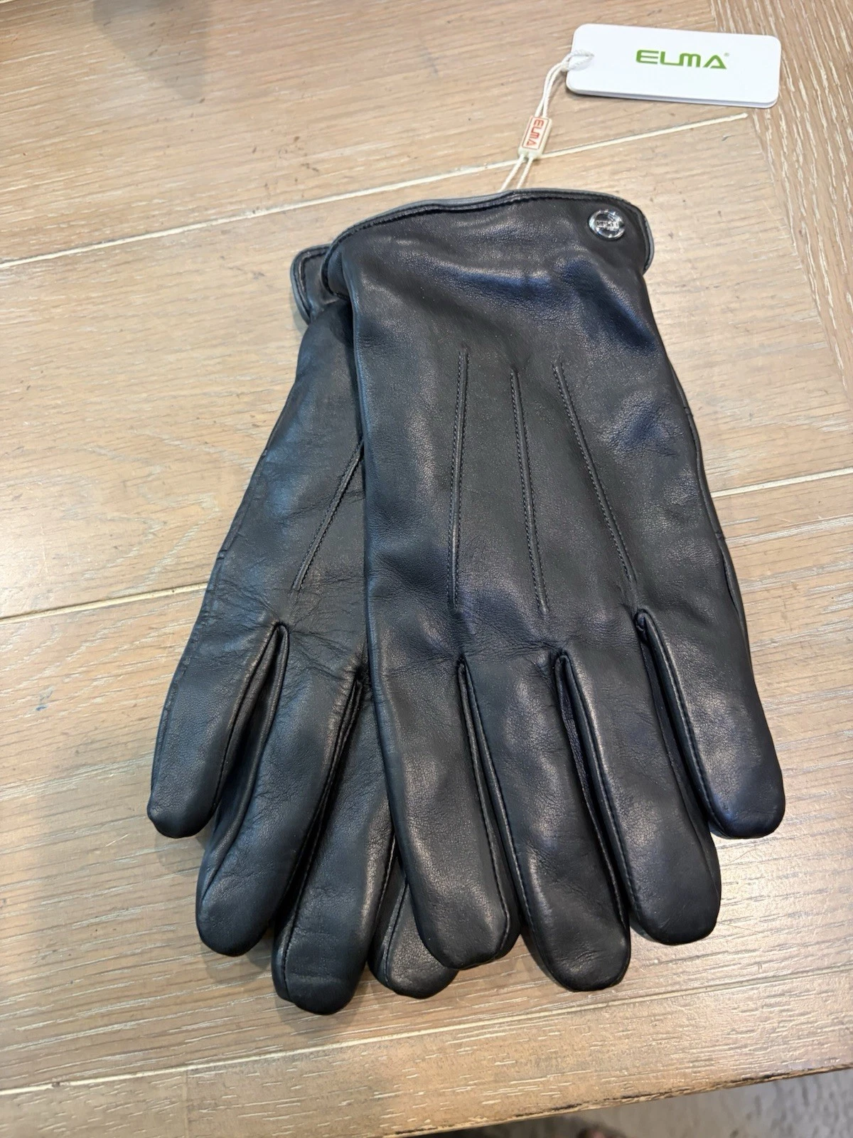 Elma Women’s NWT Size Small Black Lambskin Gloves Lined Touch Screen Compatible