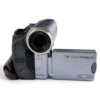 Sony DCR-TRV22E PAL MiniDV Handycam Camcorder +DV-IN/OUT +2,5'' LCD u. Farbsucher