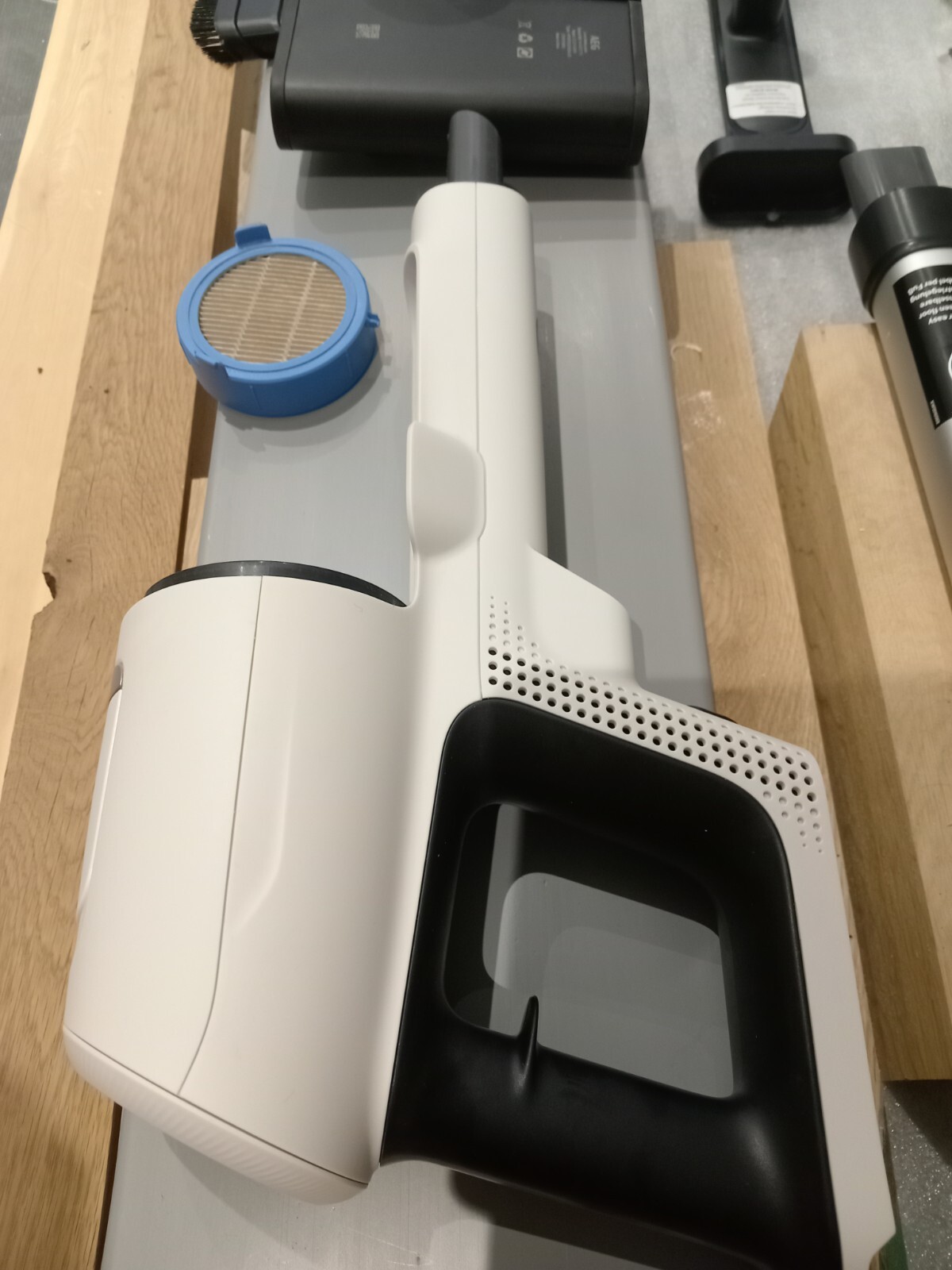 AEG 8000 Series Cordless Vacuum Cleaner White eBay