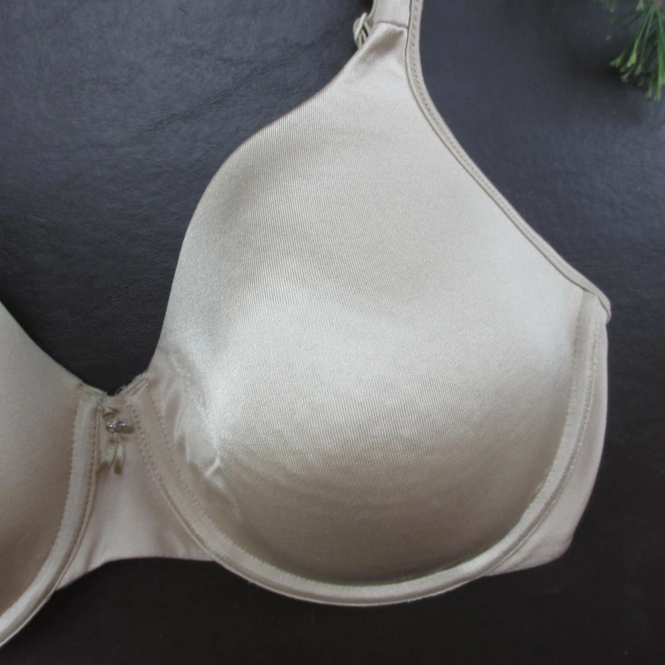 Hanes Bra 38D Tan Padded Underwire Adjustable Clasp Back - Image 4 of 4