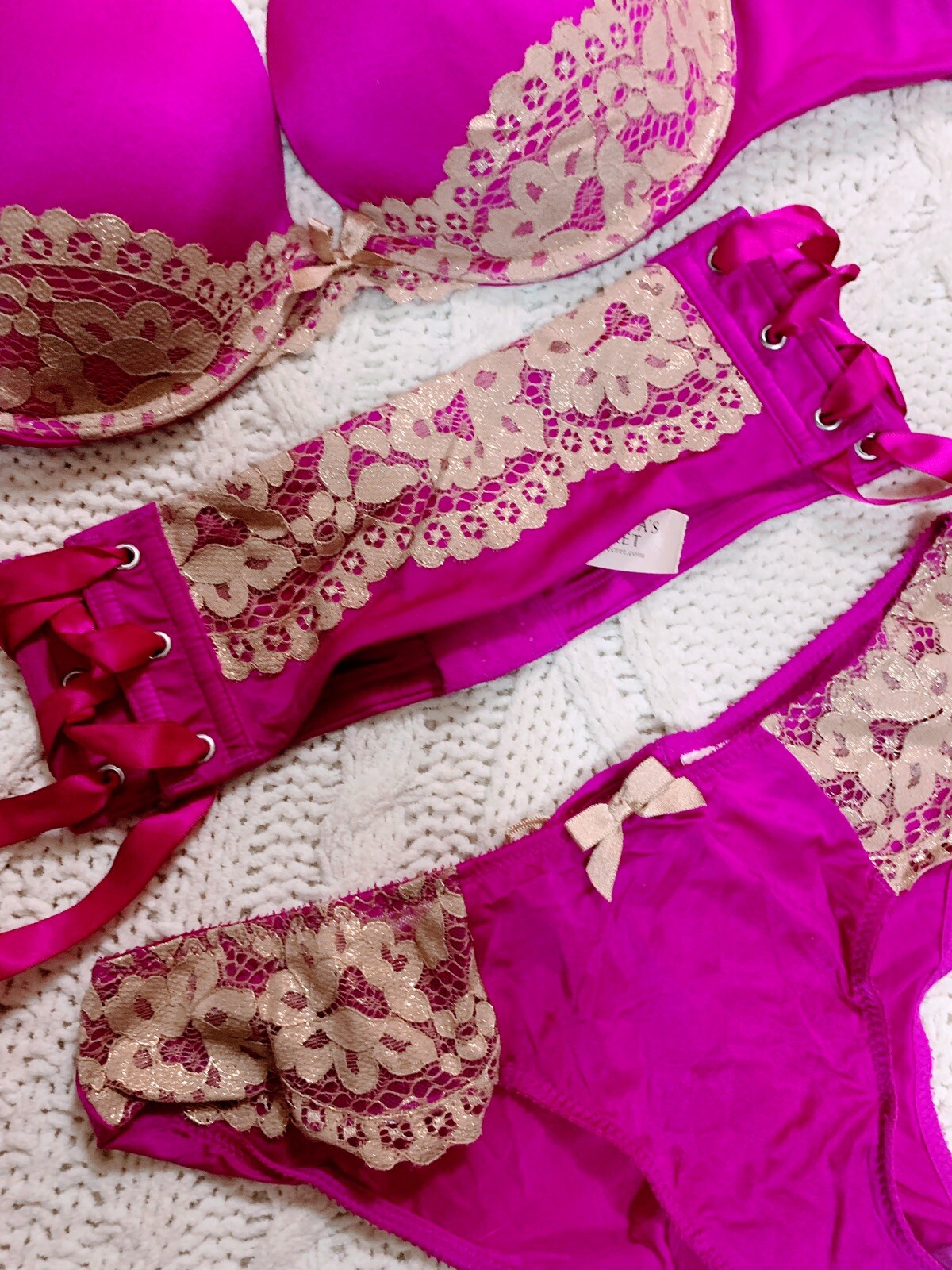 NWT Victoria’s Secret Bra Panty Waist Cincher Belt 3 Pc Set Sexy RARE 34D Small image 3