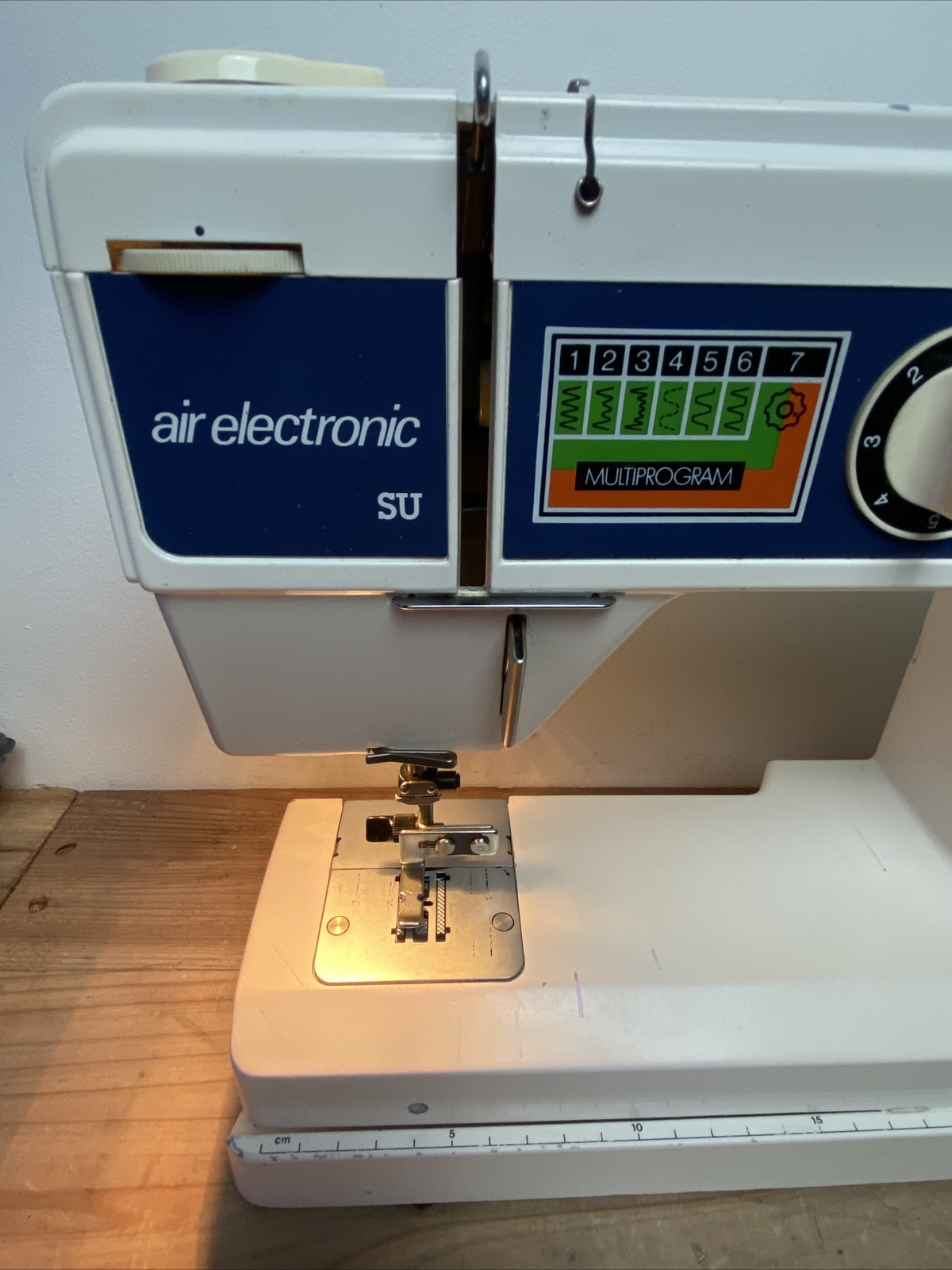 Elna Air Electronic SU Type 68 MultiProgram Swiss Sewing Machine 390B