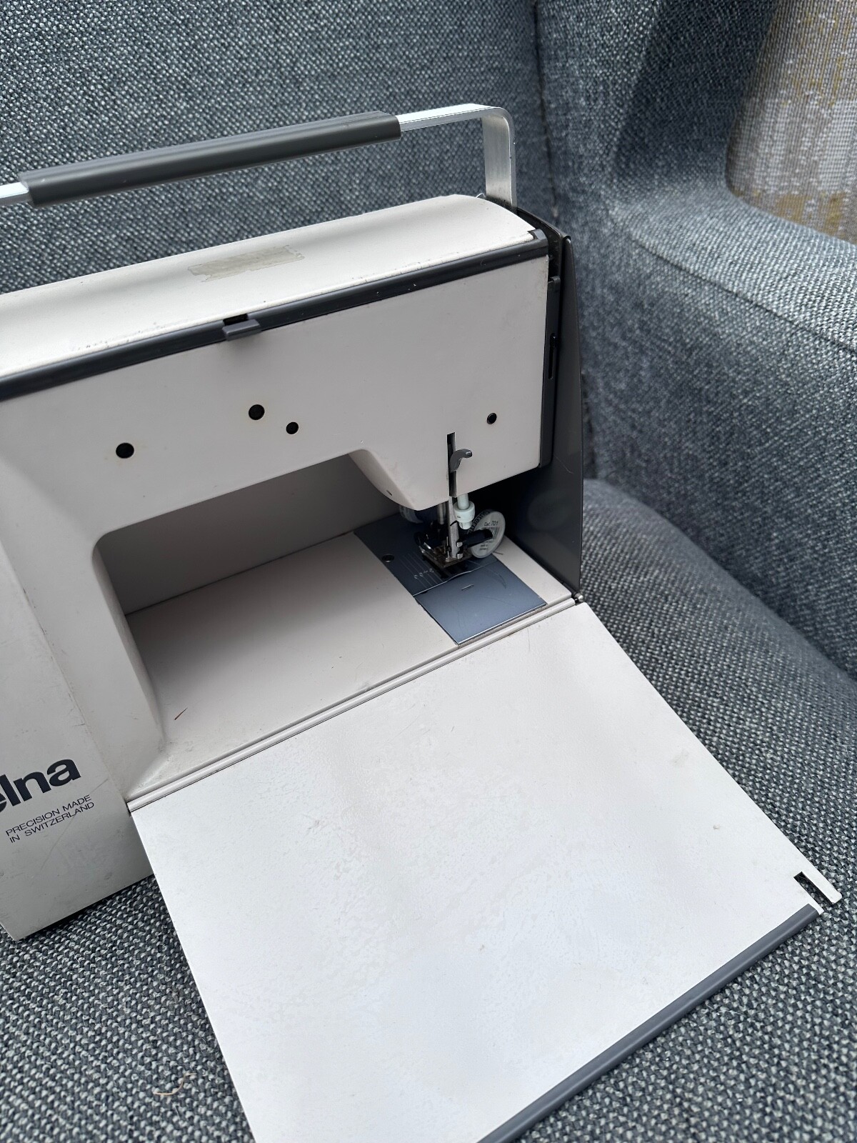 Elna Lotus ZZ Sewing Machine With Pedal & Accessories eBay