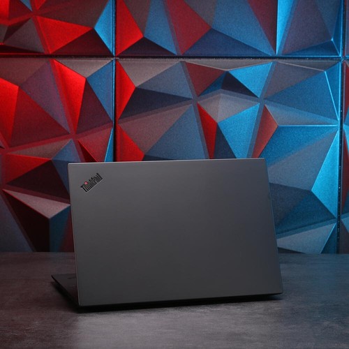 Lenovo ThinkPad P1 G2 // i7-9850H, Quadro T2000, 16 GB RAM, 512 GB SSD - Afbeelding 4 van 9