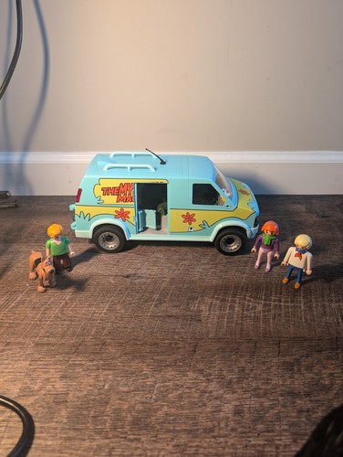 2014 Playmobil Scooby Doo MYSTERY MACHINE Van And Accessories Incomplete