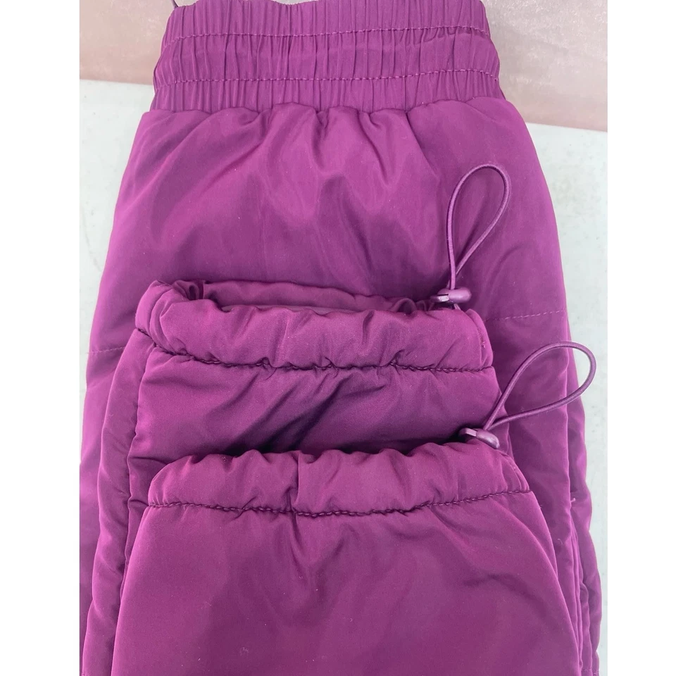 Pantalones de chándal Forever 21 Pantone acolchados acolchados púrpura pequeños Foto 3 de 4