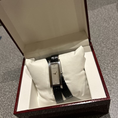 Pandora Luxus Swiss Made Damenuhr Saphirglas