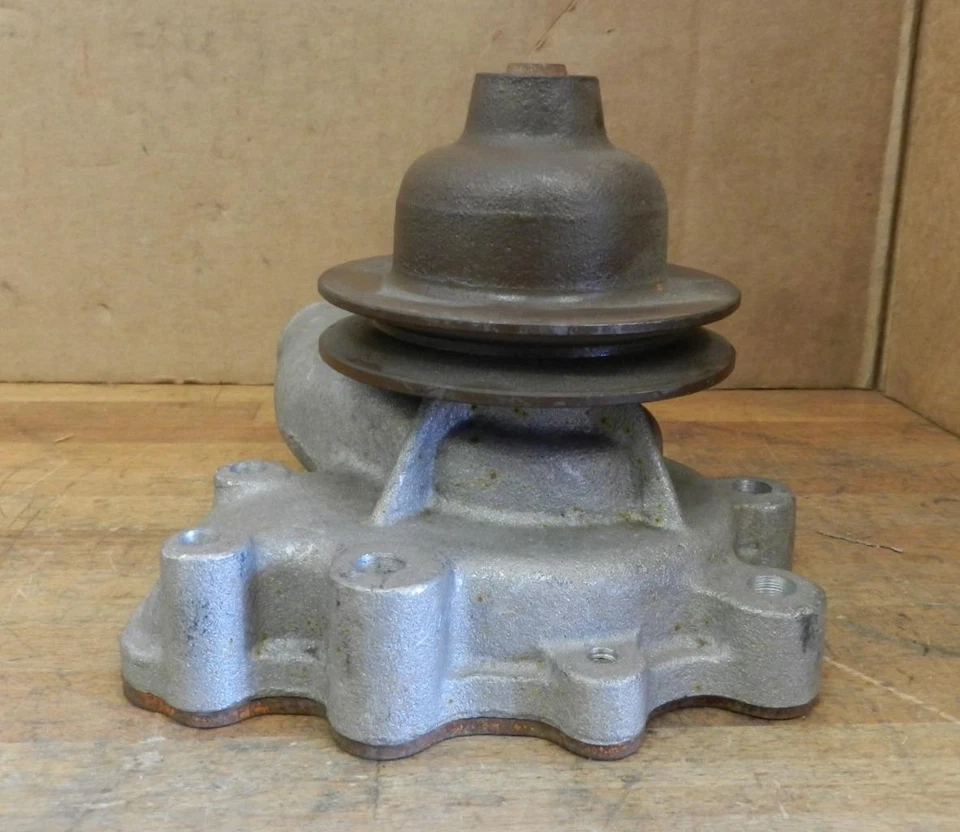 Subaru Deluxe GL Star FF-1 1971-72 1,3 L I4 bomba de agua nueva sin salida trasera Foto 4 de 4