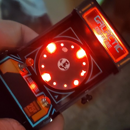 Think Geek Galactic Defense Watch Arcade MACHINE QUARTZ WATCH NEW BATTERY - Picture 5 of 10