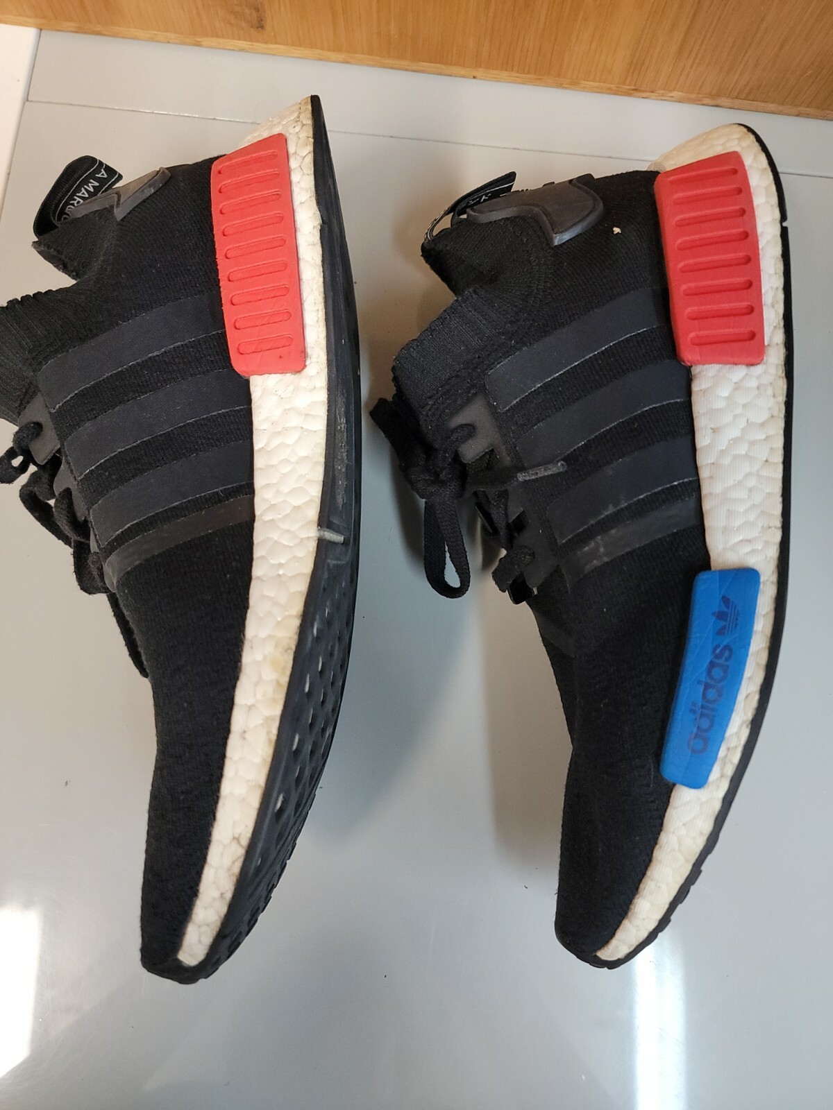 Adidas Die Weltmarke Mit Den 3 Streifen La Marque Aux 3 Bandes Size 11.