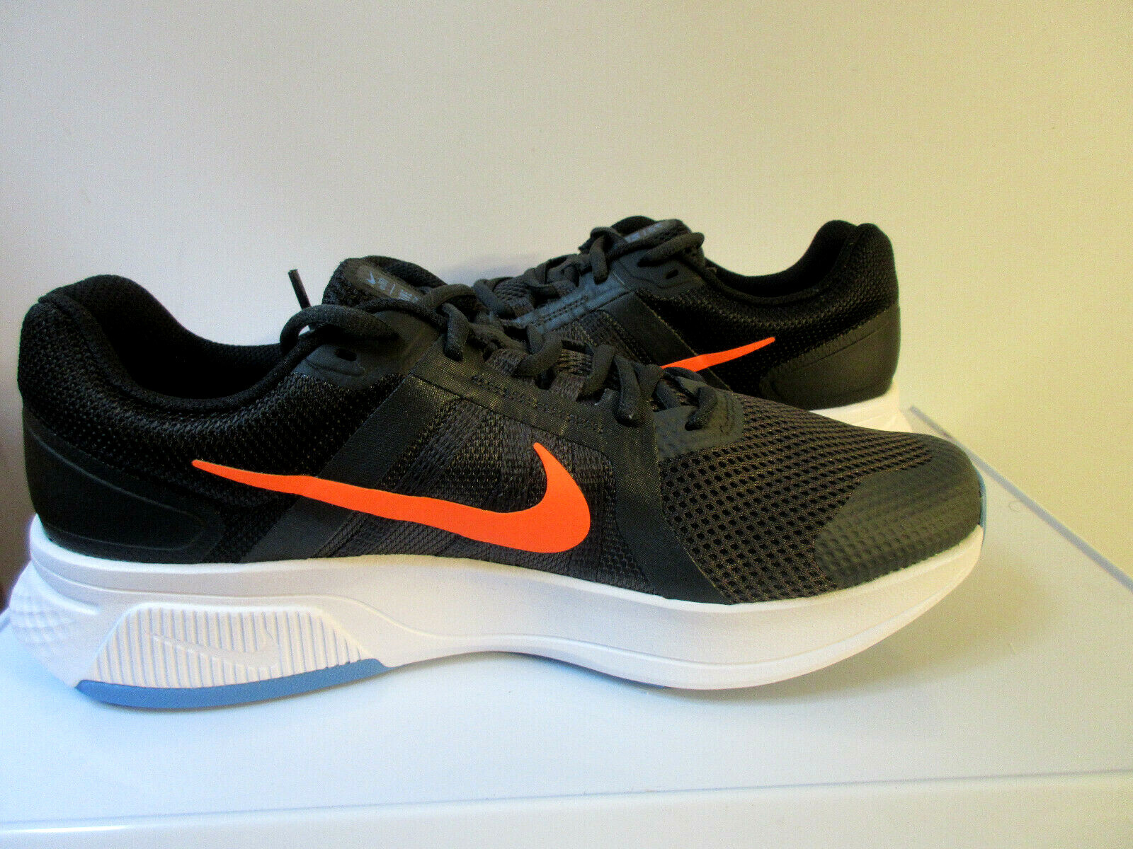 nike run swift orange