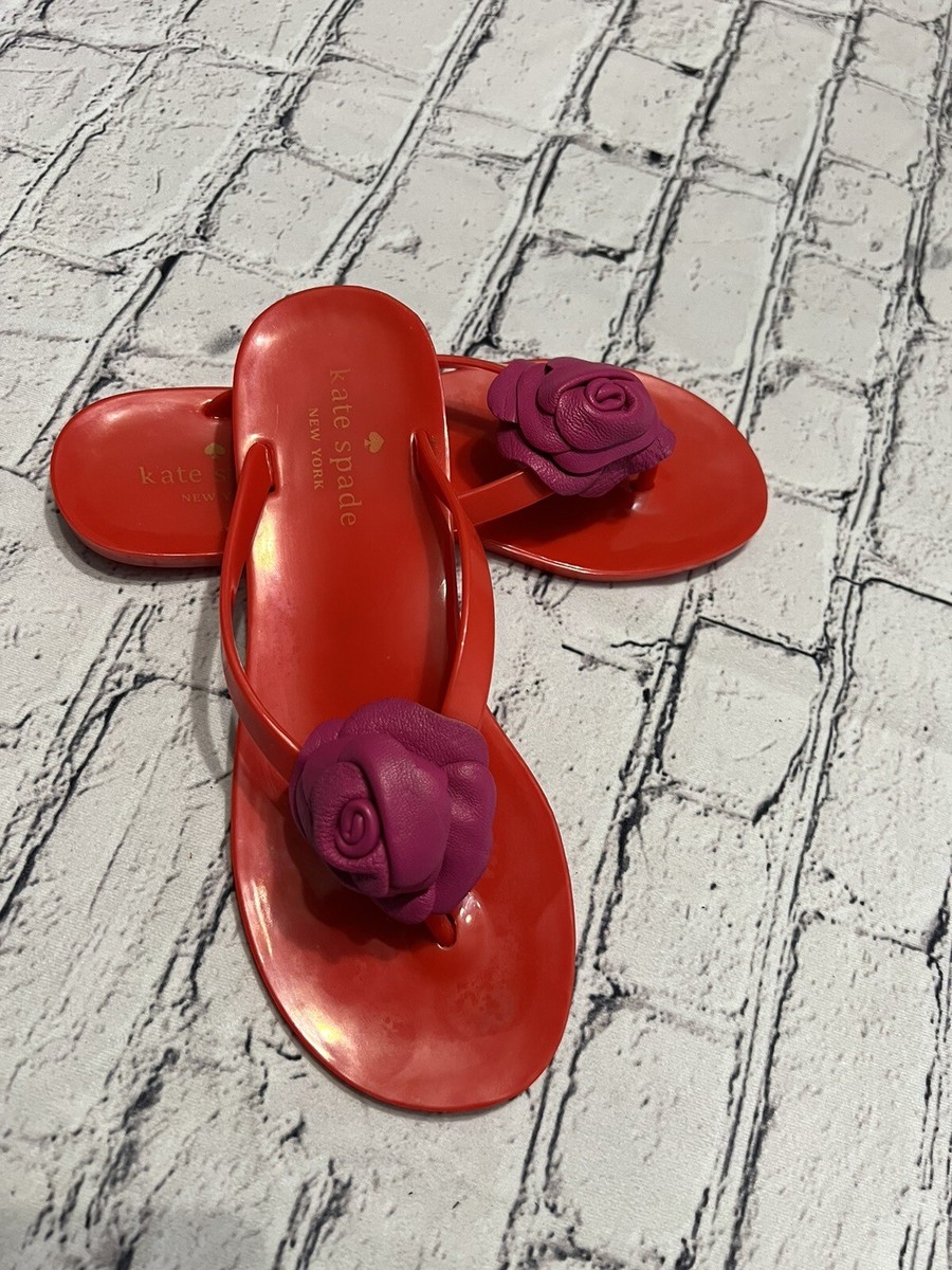 【Kate Spade】Spade Flower Stud Flat Sandals ◆国内発送◆ Kate Spade Spade Flower Flat Thong Sandals | Black | FARFETCH