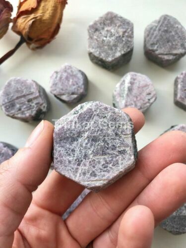 500 Cts Natural Red Ruby crystals Raw Rough Loose Gemstone Lot - Foto 2 di 5