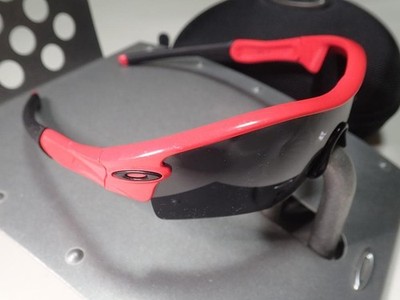 USED RADAR PATH OAKLEY RARE PINK FRAME & BLACK, BRAND NEW, POLARIZED LENSES SU