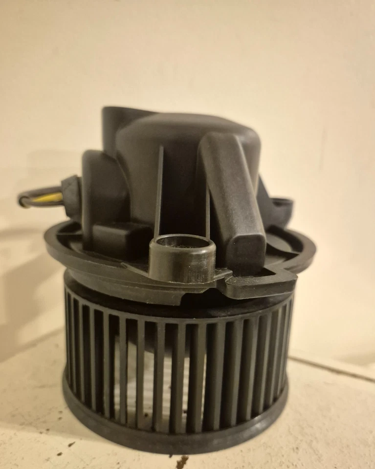 Motor de ventilador VDO PM9200 2001-2004 Dodge Dakota/2001-2003 Dodge Durango - Imagem 3 de 4