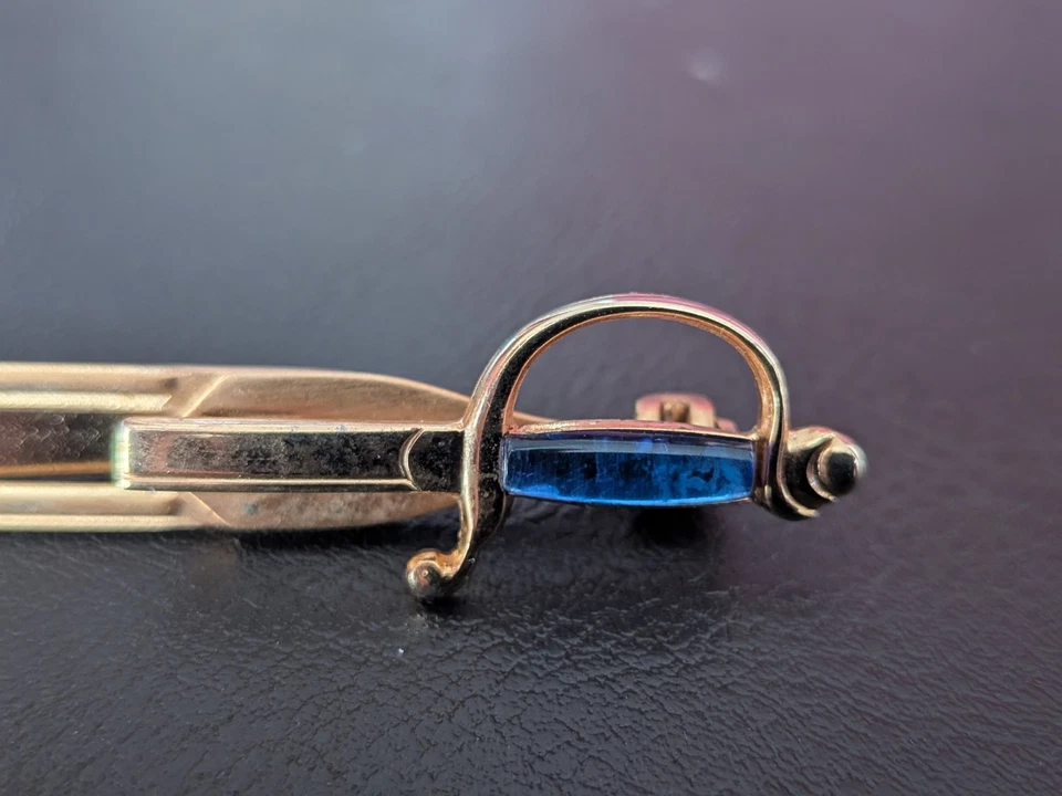 Clips de corbata 2 rifle y espada tono dorado Anson y sin firmar Foto 4 de 4