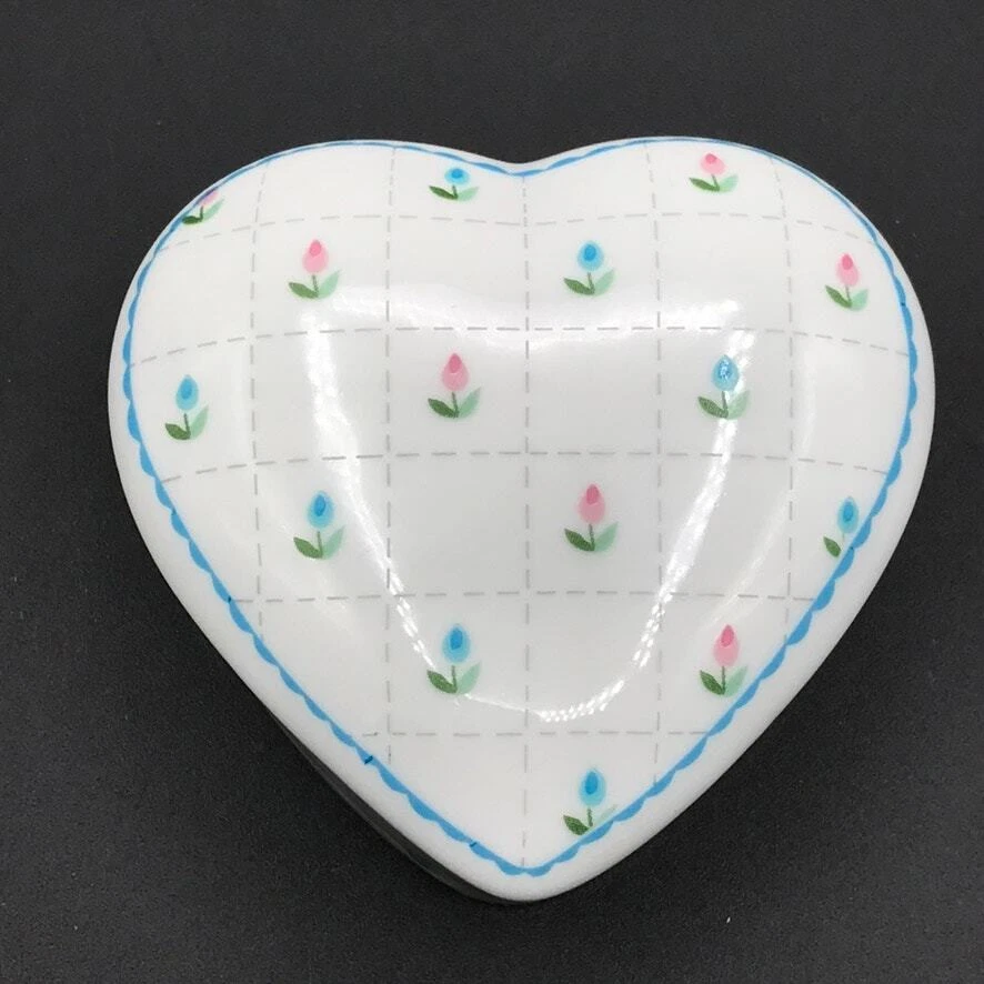 Vintage White Porcelain Heart-Shaped 4" Trinket Ring Dish Floral Pattern Japan - Image 2 of 4
