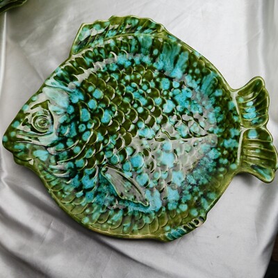Vintage Holland Mold Charlee '71 Green Fish Plate 11'' (small chip)