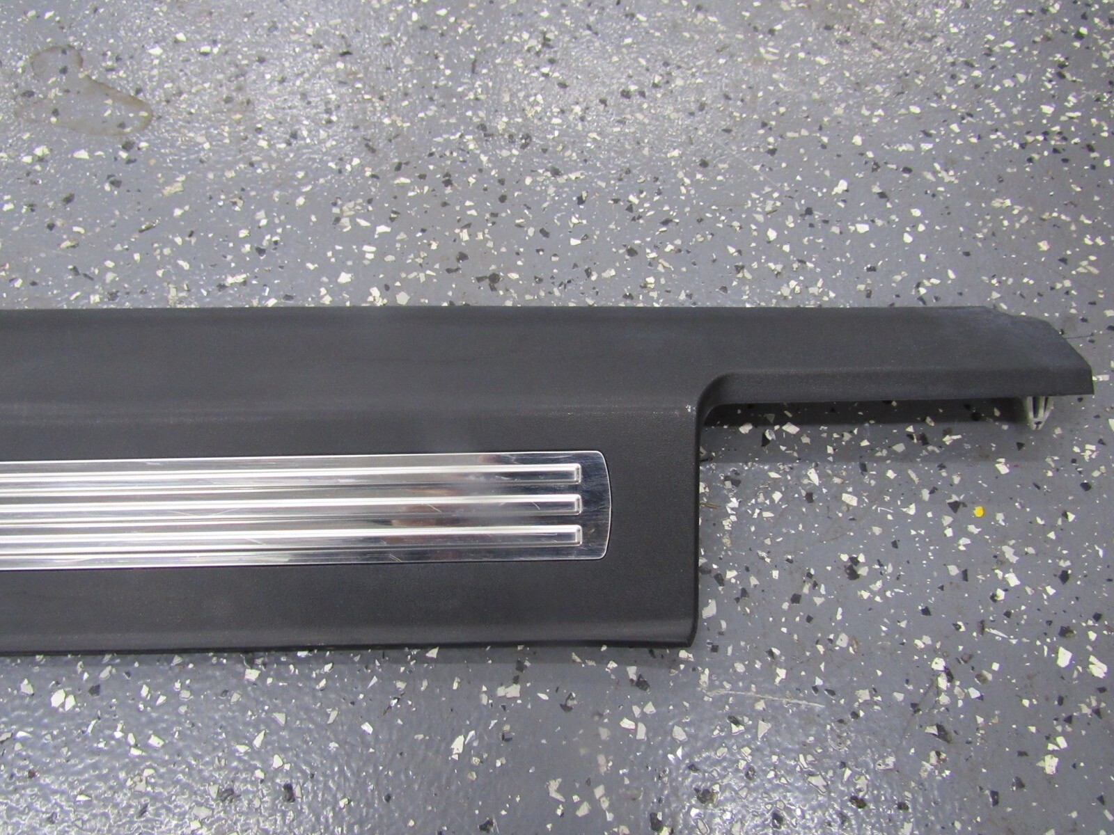 20082009 Pontiac G8 GT OEM Left Front Sill Kick Panel Scuff Plate Trim