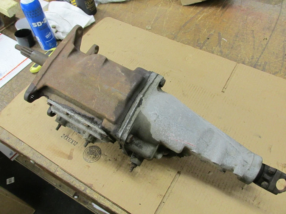 Buick Special BW Borg Warner 1963 transmisión de 4 velocidades con 23 pernos de columna en yugo Foto 2 de 4