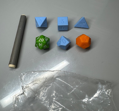 80er Mentzer Vintage Würfel Set plus Original Buntstift ~ D&D Dungeons & Dragons ~ TSR