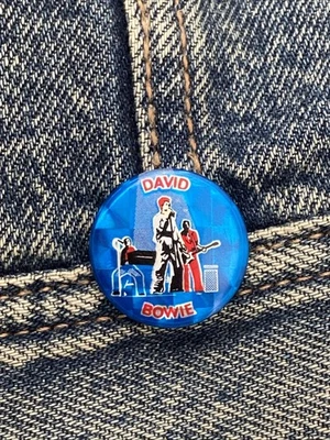David Bowie Holo Prismatic Button Badge Pin Pinback Vintage #454 Ziggy Stardust - Image 1 of 3