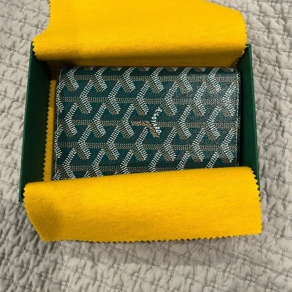 Cartera con soporte para pasaporte Goyard Grenelle verde Foto 3 de 4