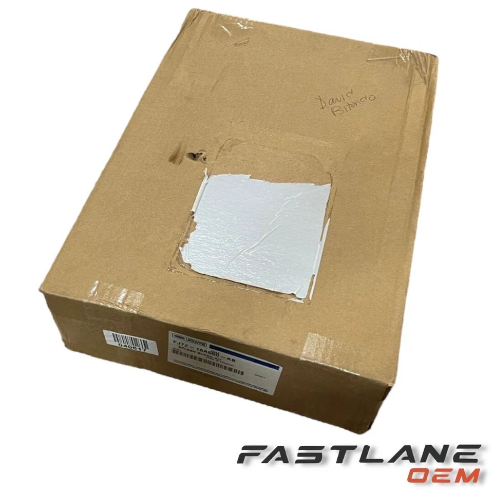 Kit de protección contra salpicaduras Lincoln MKC 2015-2019 nuevo fabricante de equipos originales FJ7Z-16A550-AB Foto 4 de 4